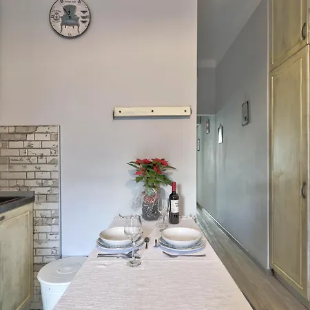 Royal Street Retreat Apartment *
